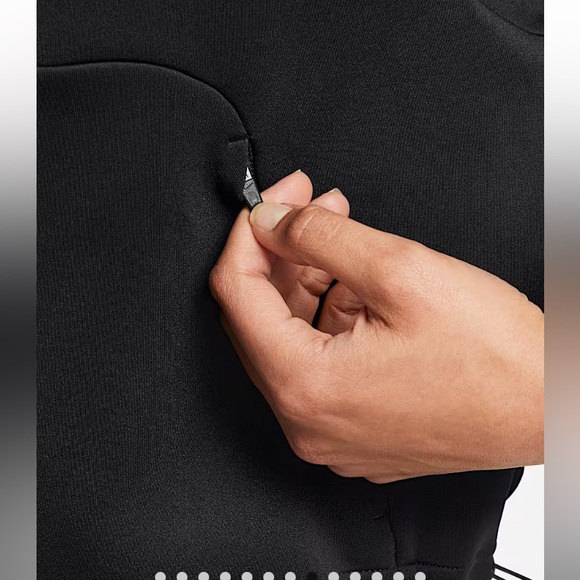 Nike Sustainable Materials
Nike Dri-FIT Prima
Women's 1/2-Zip Training Top - Picture 6 of 12